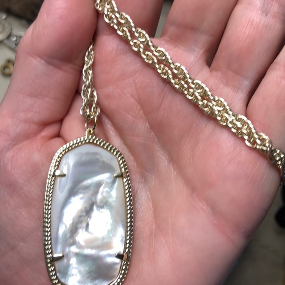 Kendra Scott necklace - Picture 3 of 4